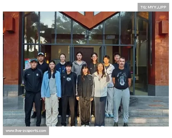 U20女排引进外教推动训练理念革新 助力年轻球员全面发展 U20女排引进外教推动训练理念革新 助力年轻球员全面发展