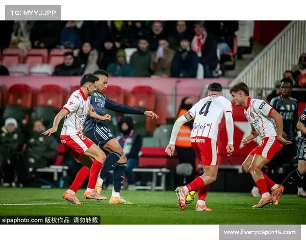 VAR判罚频成焦点，巴萨、阿拉维斯等队受益点球引讨论。